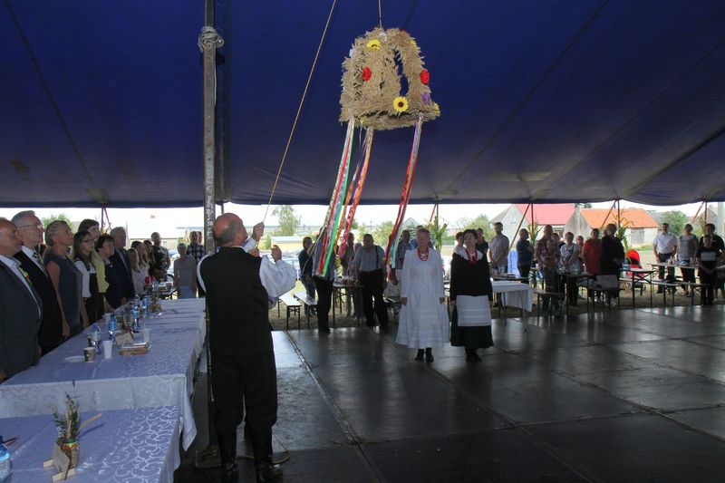 W Głogowej świętowano z okazji zakończenia żniw i przekazania nowego samochodu dla OSP