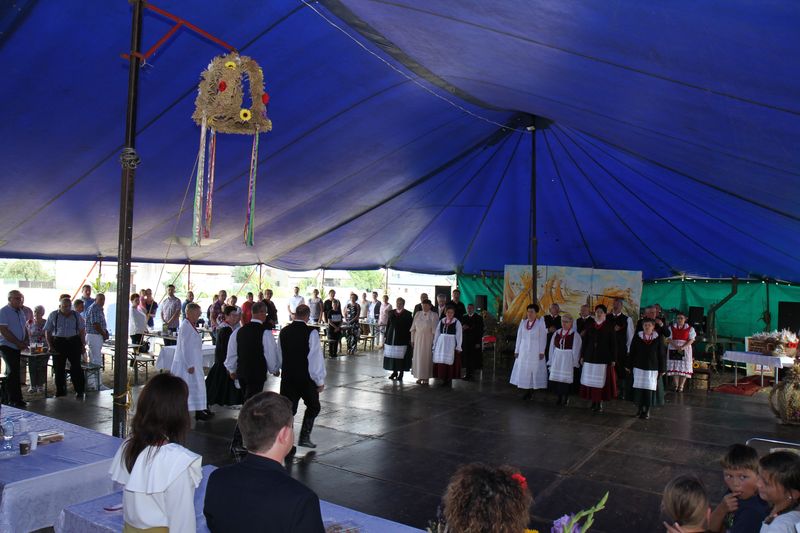 W Głogowej świętowano z okazji zakończenia żniw i przekazania nowego samochodu dla OSP