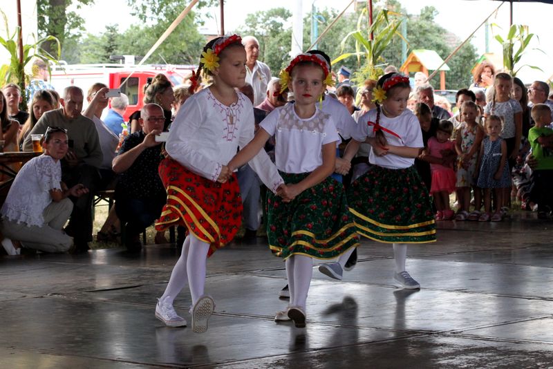 W Głogowej świętowano z okazji zakończenia żniw i przekazania nowego samochodu dla OSP