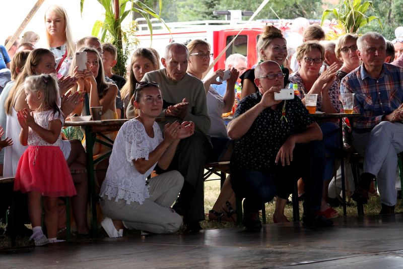 W Głogowej świętowano z okazji zakończenia żniw i przekazania nowego samochodu dla OSP