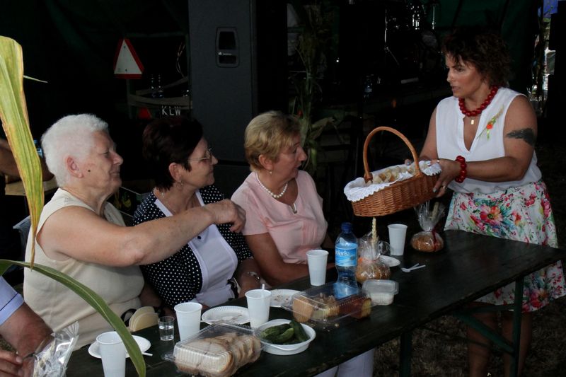 W Głogowej świętowano z okazji zakończenia żniw i przekazania nowego samochodu dla OSP