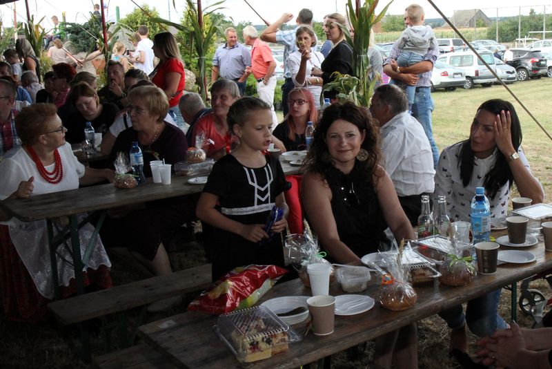 W Głogowej świętowano z okazji zakończenia żniw i przekazania nowego samochodu dla OSP