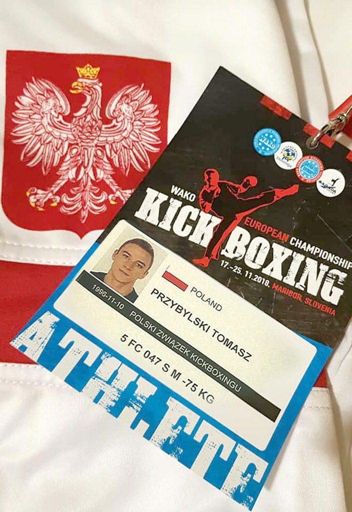 SZYMON DWORNIKOWSKI brązowym medalistą Mistrzostw Europy seniorów w kicboxingu wagi superciężkiej!  Świetny występ Tomasza Przybylskiego !