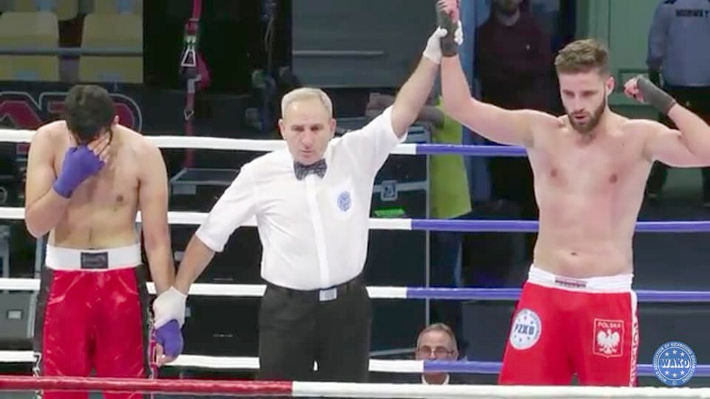 SZYMON DWORNIKOWSKI brązowym medalistą Mistrzostw Europy seniorów w kicboxingu wagi superciężkiej!  Świetny występ Tomasza Przybylskiego !