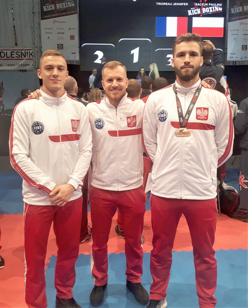 SZYMON DWORNIKOWSKI brązowym medalistą Mistrzostw Europy seniorów w kicboxingu wagi superciężkiej!  Świetny występ Tomasza Przybylskiego !