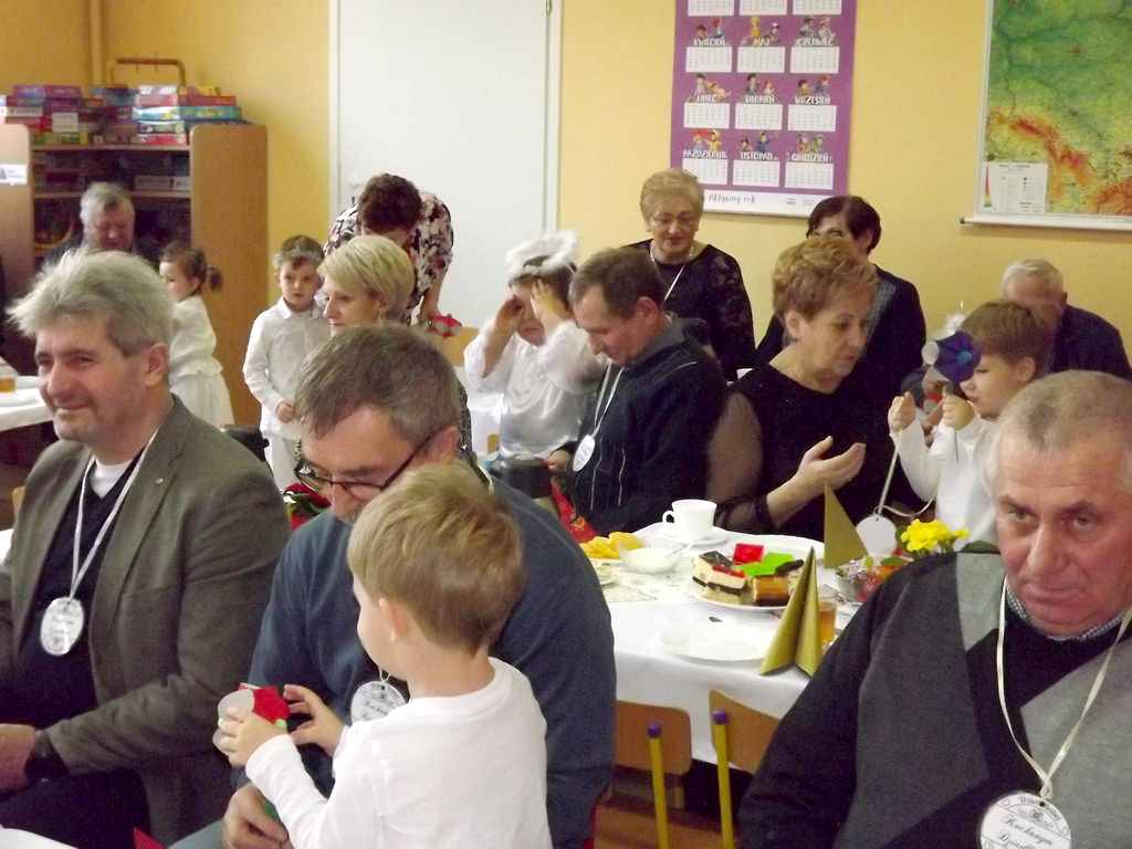 Dzień Babci i Dziadka w przedszkolu ,,Smerfy"