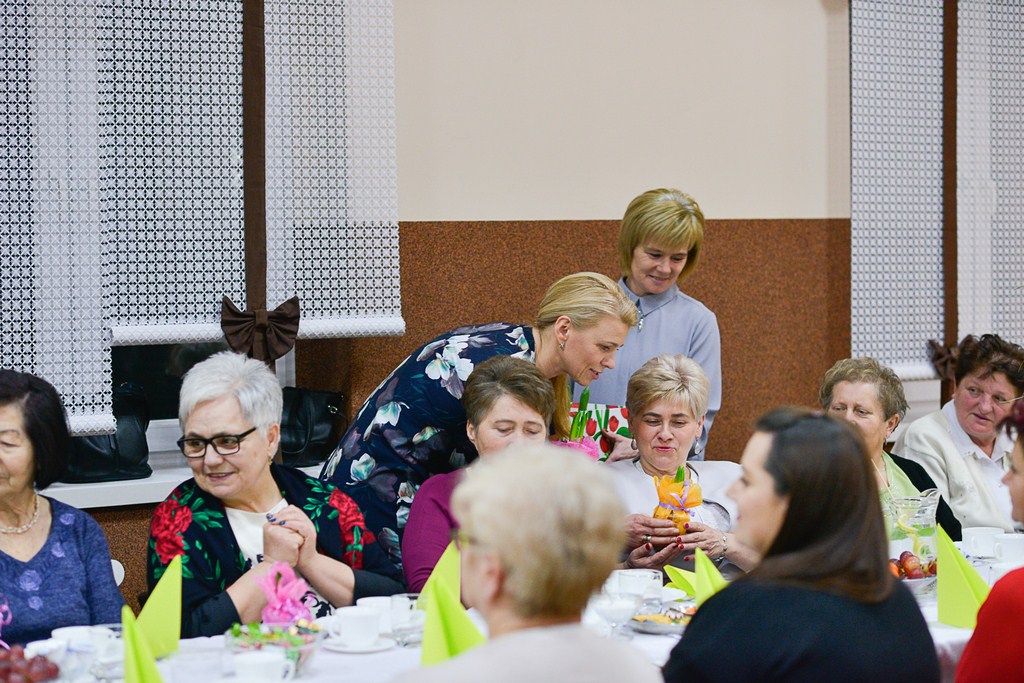 Było smacznie, artystycznie i z humorem, tak można podsumować Dzień Kobiet w Jaskółkach