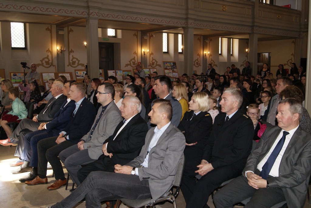 Ośmiu laureatów z gminy Raszków w konkursie ,,Bezpieczna droga do szkoły"