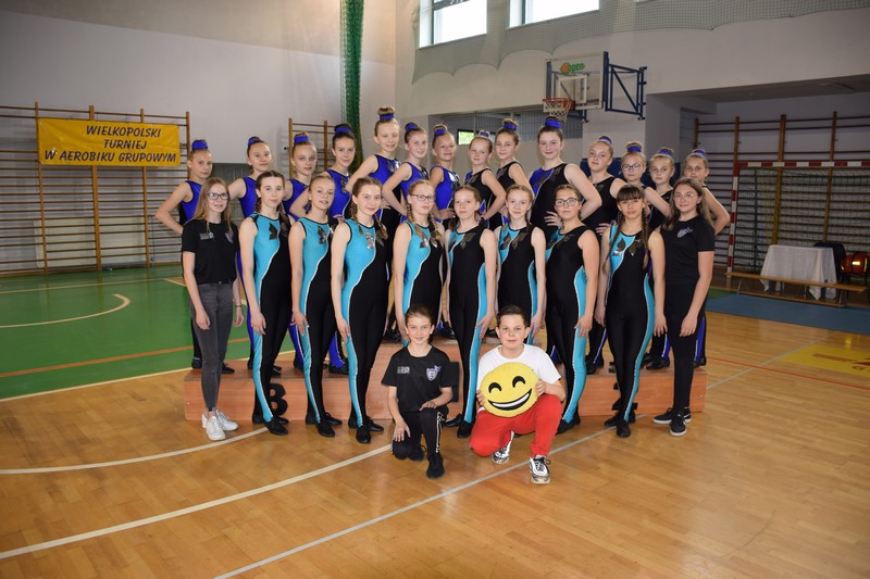 Dziewczęta z SP Raszków na podium 19 Wielkopolskiego Turnieju w aerobiku grupowego.