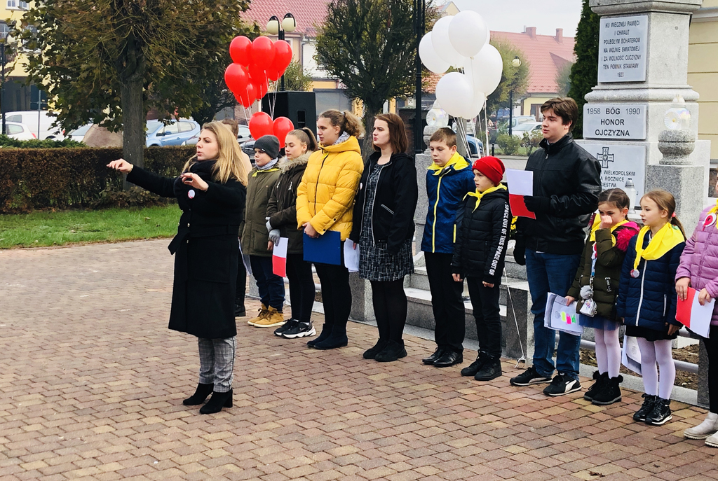 Uczniowie z Radłowa świętują Odzyskanie Niepodległości