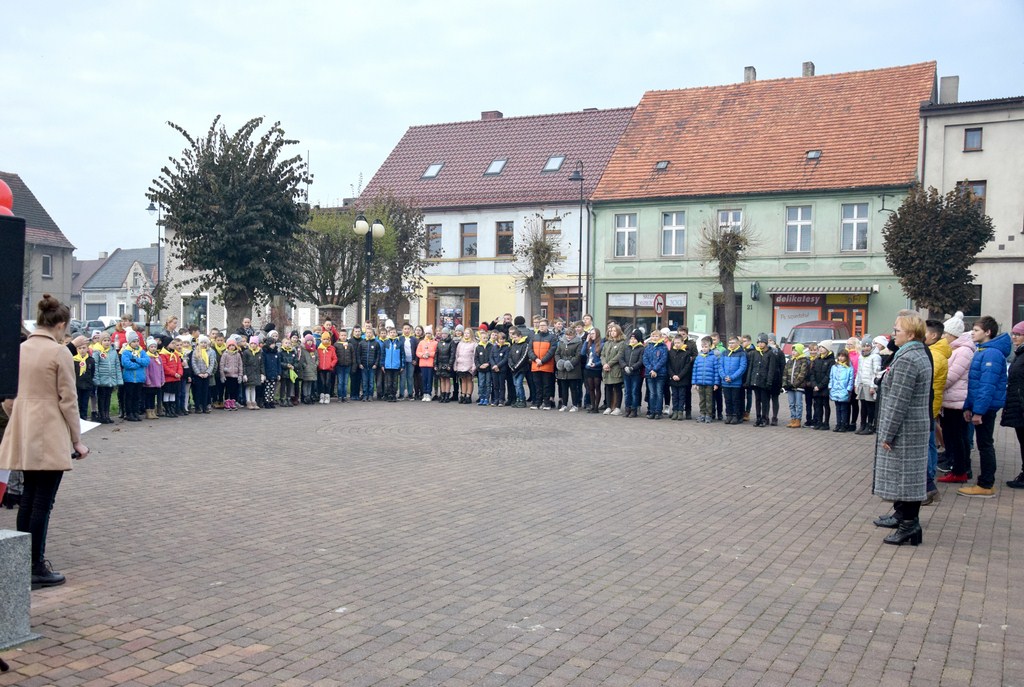 Uczniowie z Radłowa świętują Odzyskanie Niepodległości