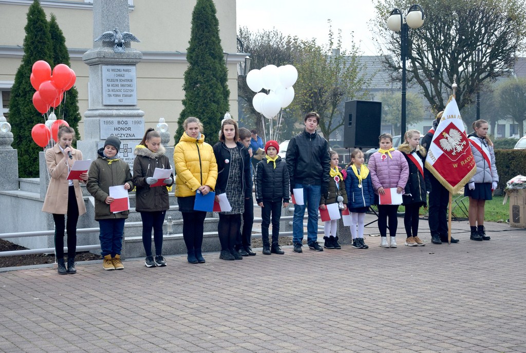 Uczniowie z Radłowa świętują Odzyskanie Niepodległości