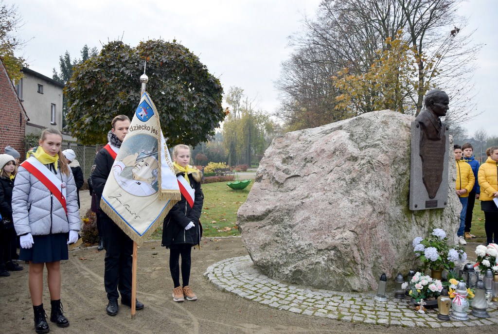 Uczniowie z Radłowa świętują Odzyskanie Niepodległości