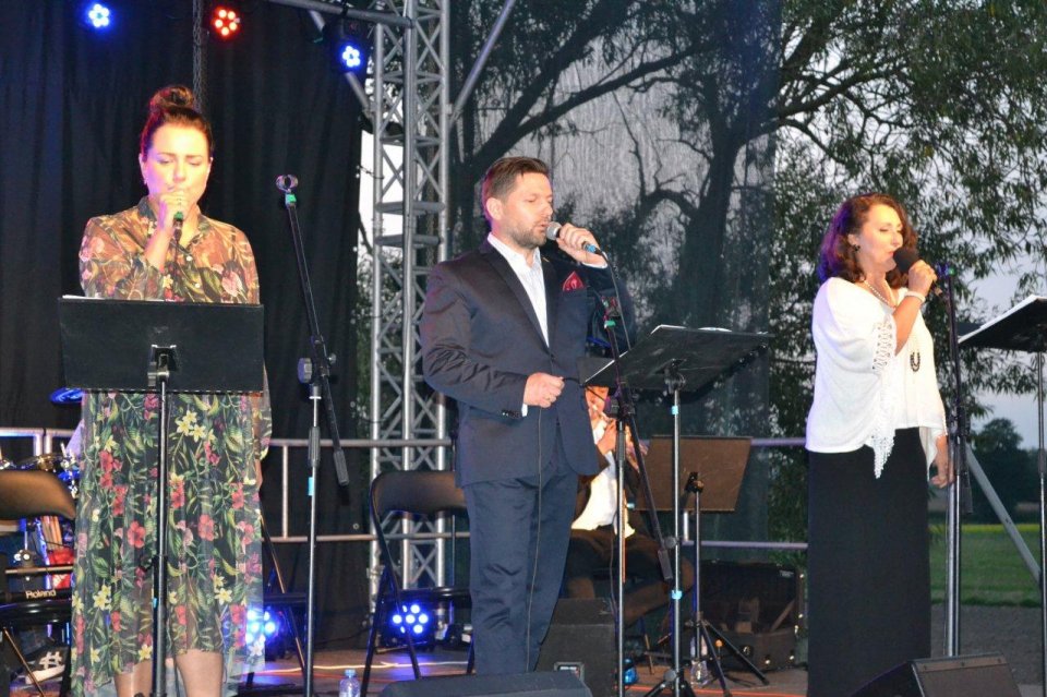 "Ojczyzno ma" - koncert  przy ruinach