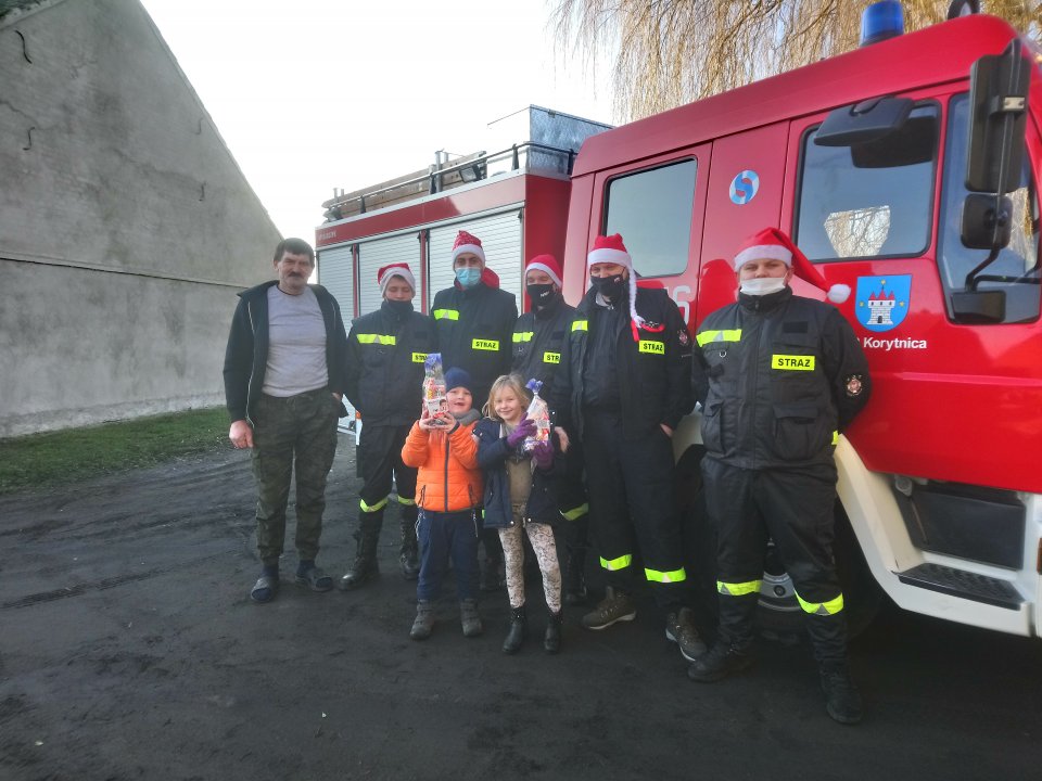 Strażackie  Gwiazdory  w Korytnicy