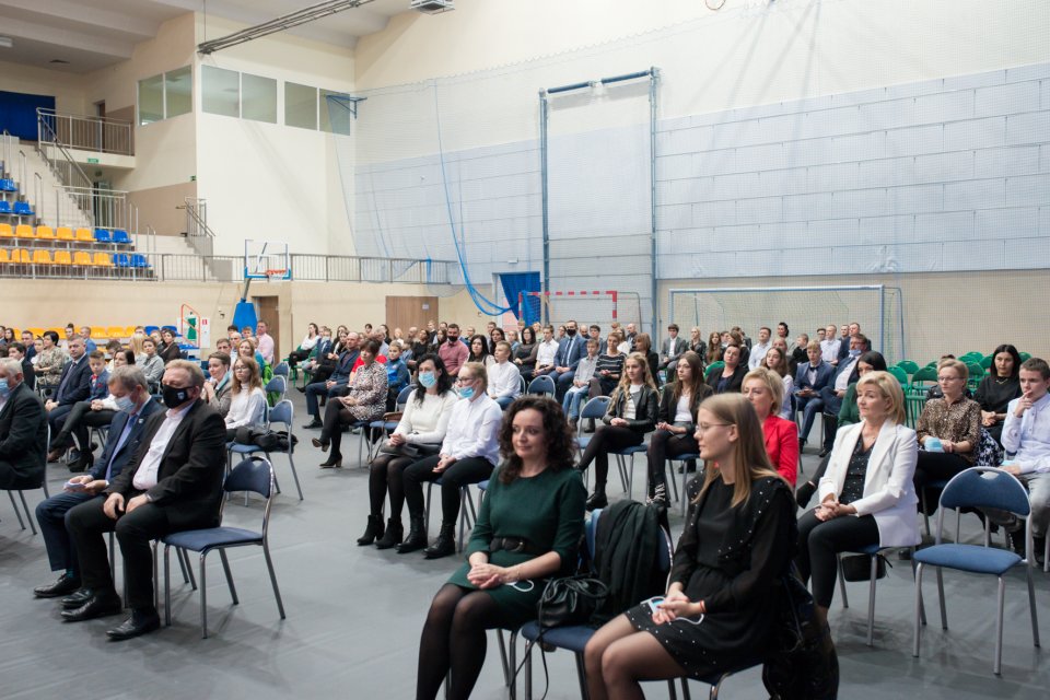 Nagrodzeni zdolni uczniowie