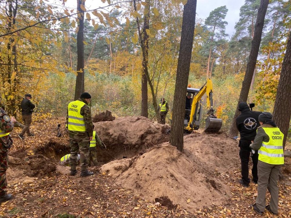 Tropiąc ślady partyzantów - poszukiwania w lesie pod Korytnicą