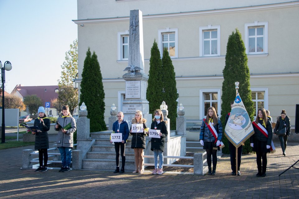 Uczniowie SP Radłów uczcili Niepodległość