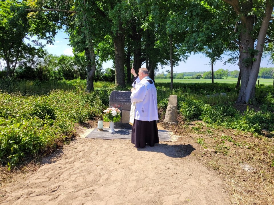 Poświęcenie tablic na cmentarzach ewangelickich