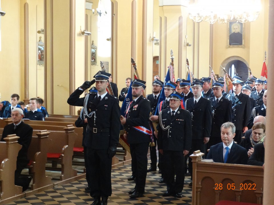 Poświęcono nowy samochód strażacki dla OSP Raszków