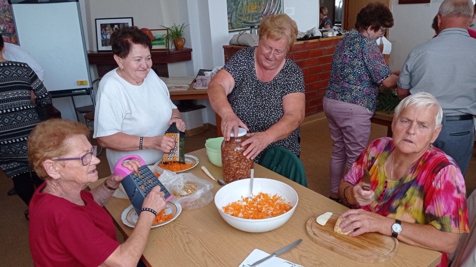 Warsztaty kulinarne i ogrodnicze dla seniorów