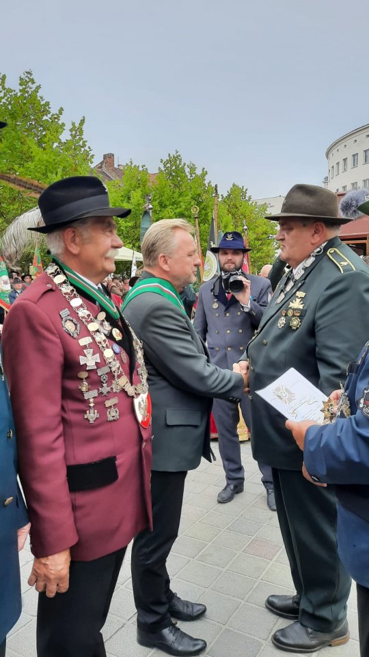 Burmistrz wyróżniony najwyższym odznaczeniem Zjednoczenia Kurkowych Bractw Strzeleckich RP