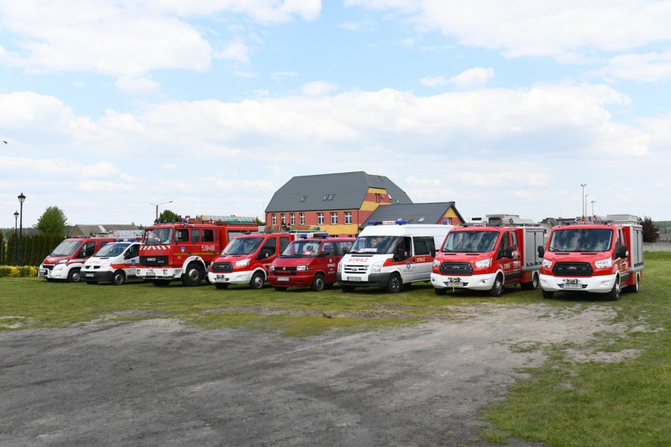 Poświęcono nowy samochód strażacki dla OSP Ligota