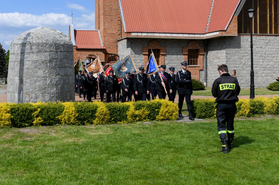 Poświęcono nowy samochód strażacki dla OSP Ligota