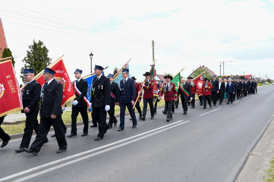 Poświęcono nowy samochód strażacki dla OSP Ligota