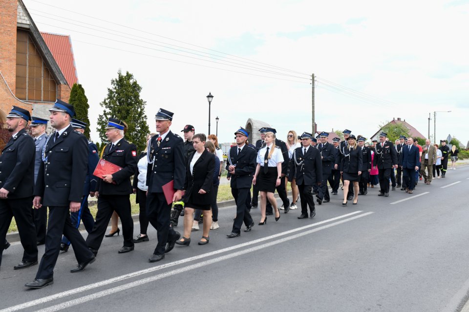 Poświęcono nowy samochód strażacki dla OSP Ligota