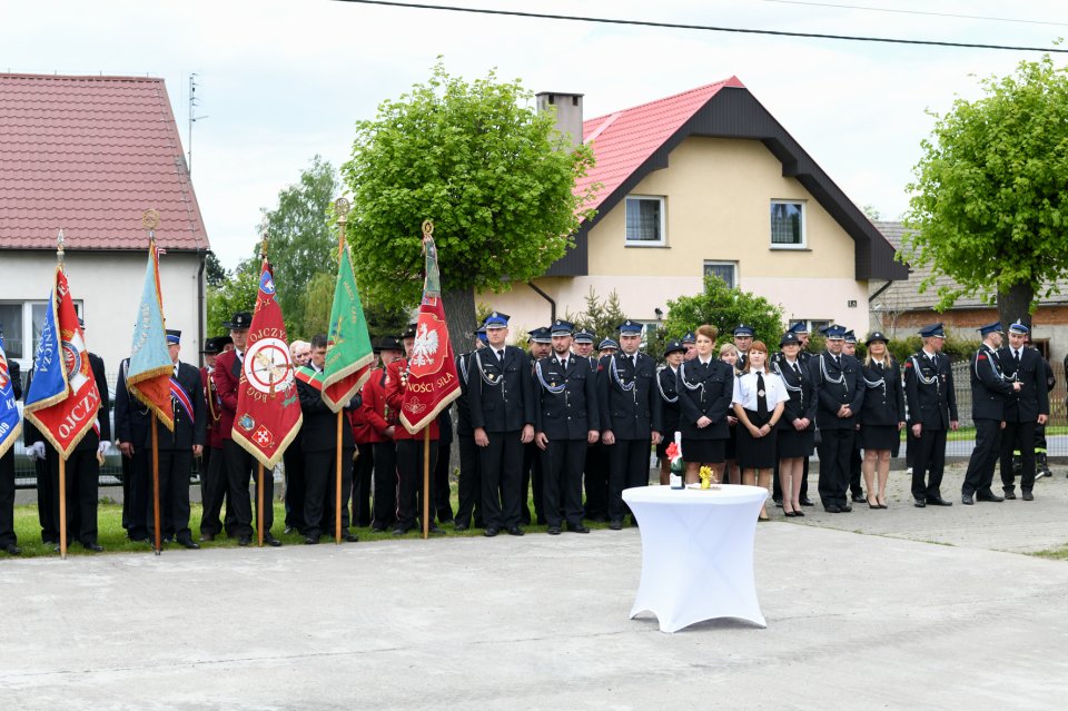 Poświęcono nowy samochód strażacki dla OSP Ligota