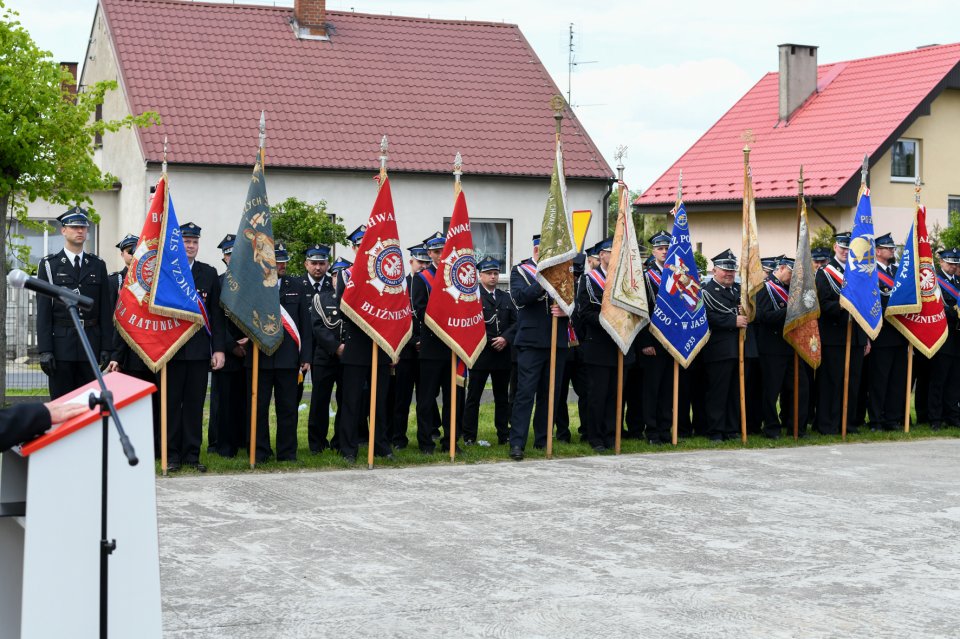 Poświęcono nowy samochód strażacki dla OSP Ligota