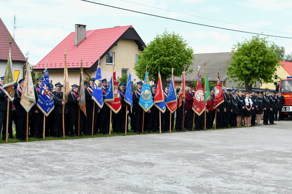 Poświęcono nowy samochód strażacki dla OSP Ligota