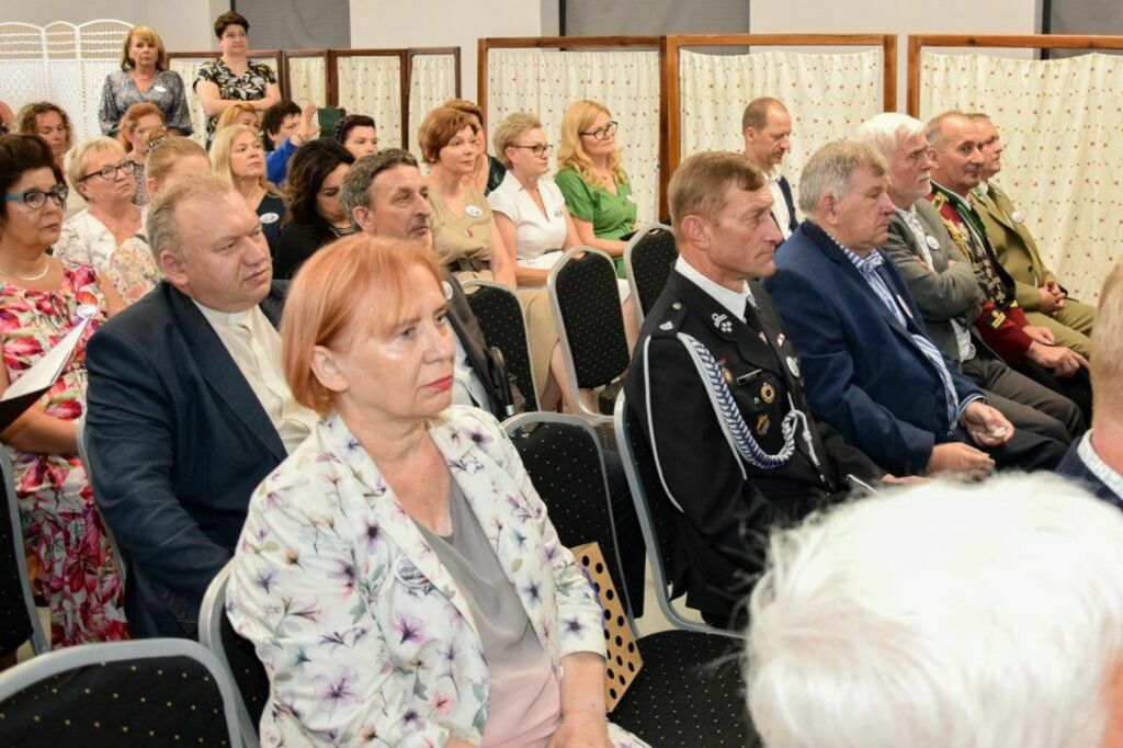 Nadanie imienia Szkole Podstawowej w Bieganinie