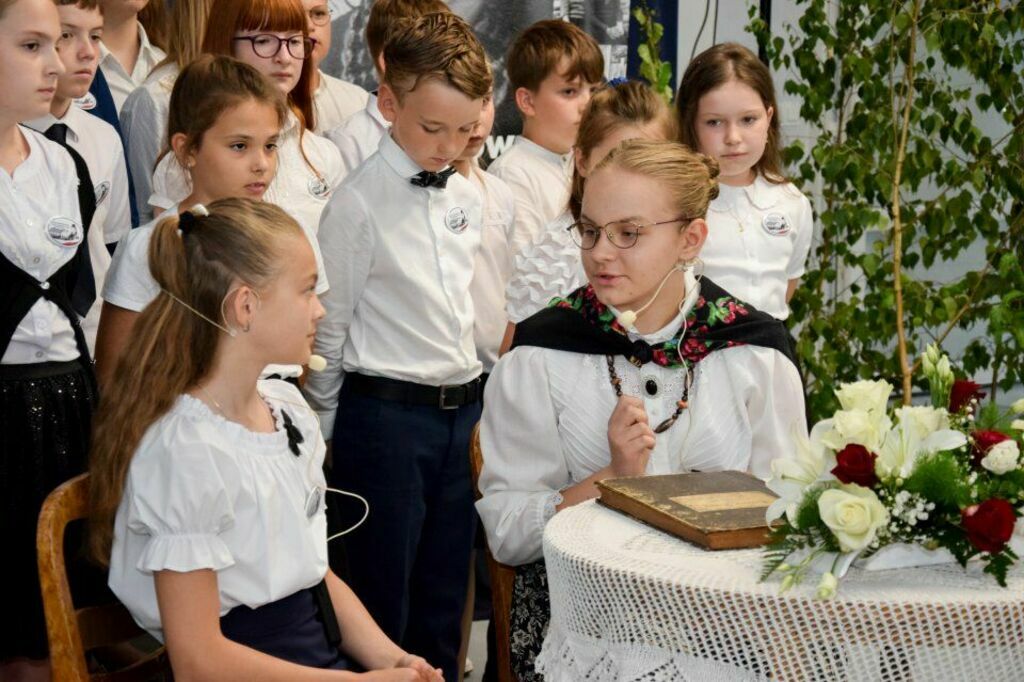 Nadanie imienia Szkole Podstawowej w Bieganinie