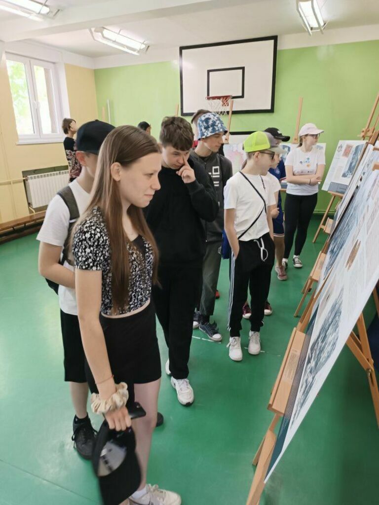 Wystawa o powstaniu styczniowym w szkołach gminy Raszków