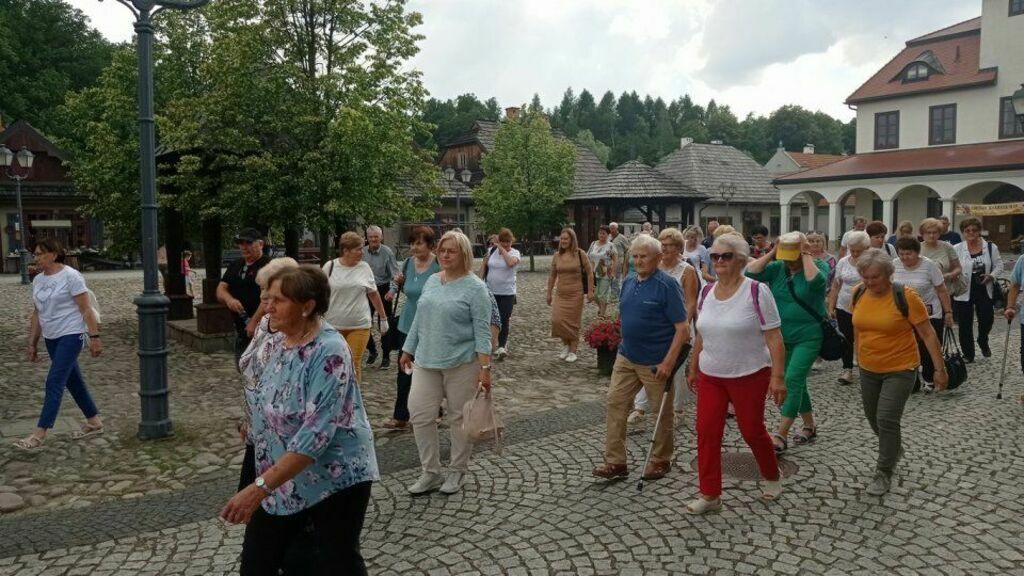 Seniorzy na Śliwkowym Szlaku