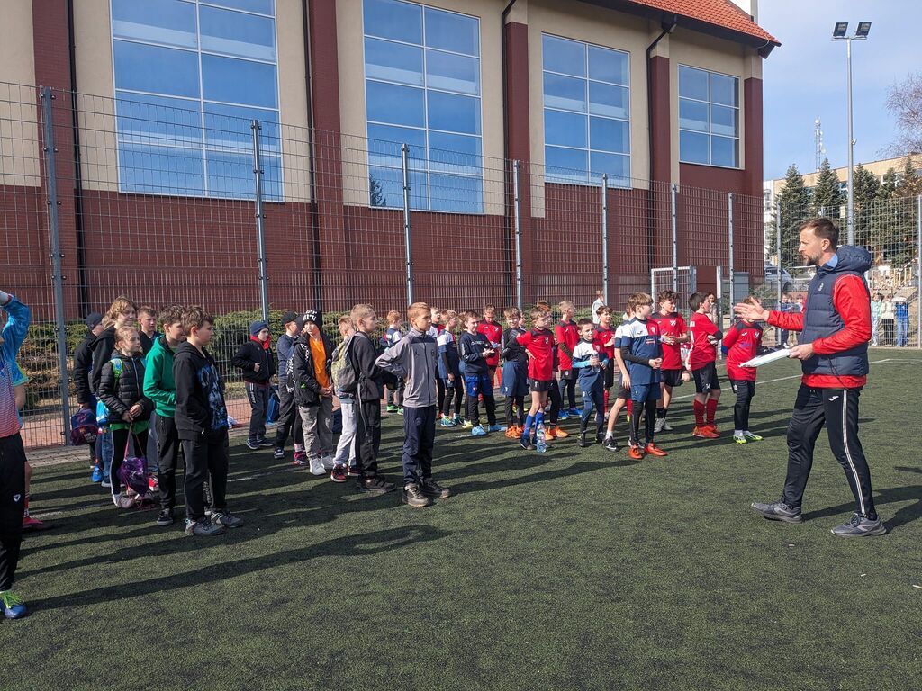 Uczniowie z Raszkowa w wojewódzkim finale piłkarskiego konkursu
