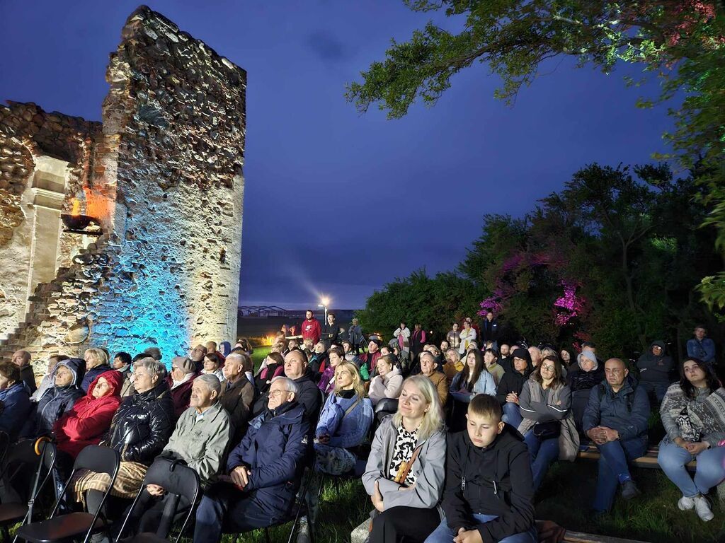 Patriotyczny koncert przy ruinach kaplicy loretańskiej