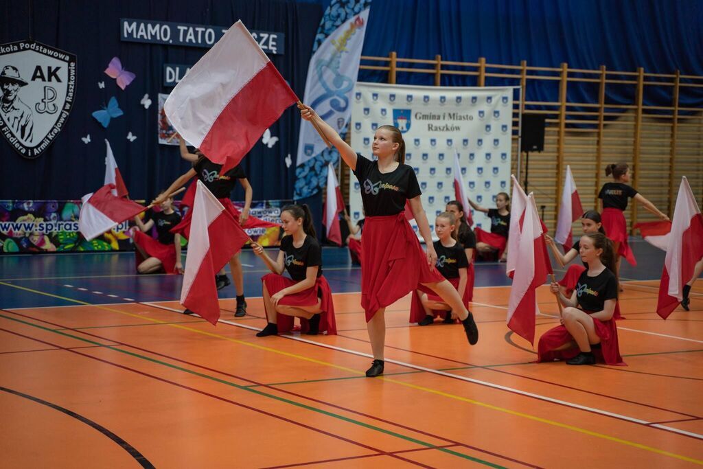 Mamo Tato tańczę dla Ciebie – koncert taneczny grupy Mariposa