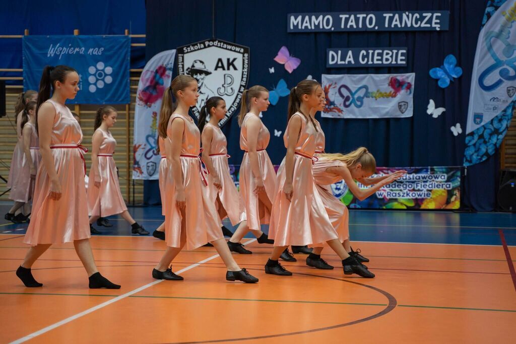 Mamo Tato tańczę dla Ciebie – koncert taneczny grupy Mariposa