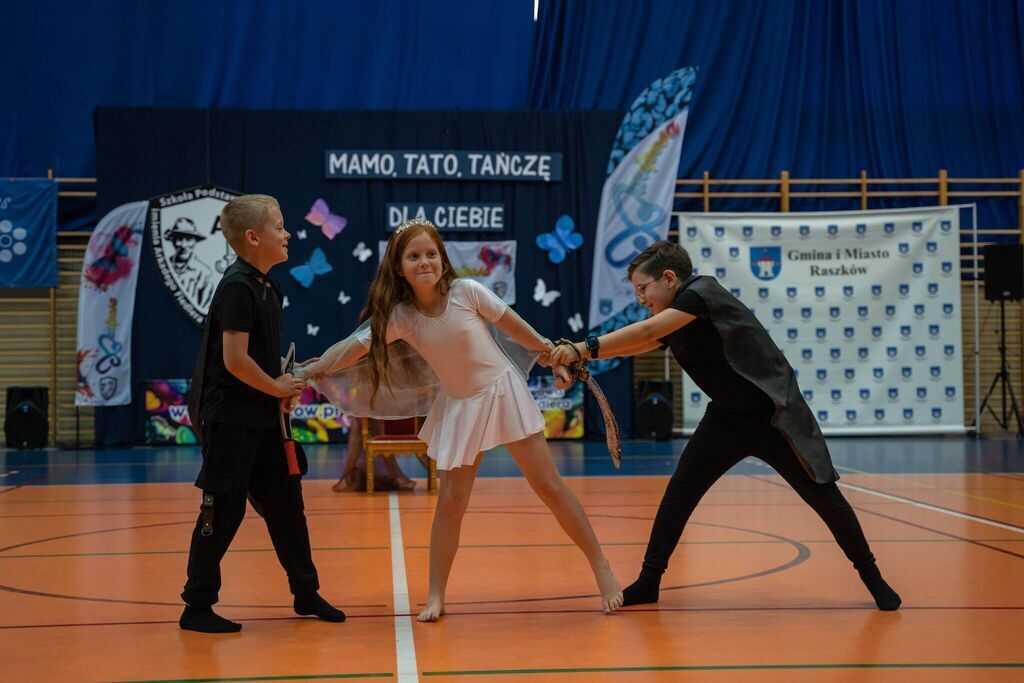 Mamo Tato tańczę dla Ciebie – koncert taneczny grupy Mariposa