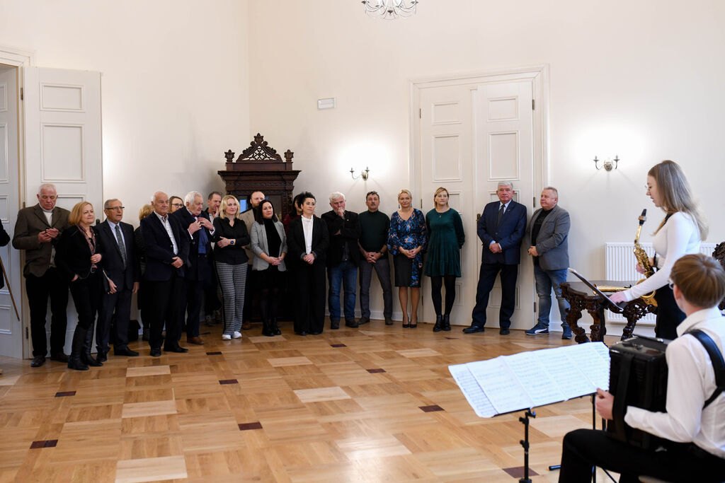 Konferencja naukowa w pałacu w Przybysławicach