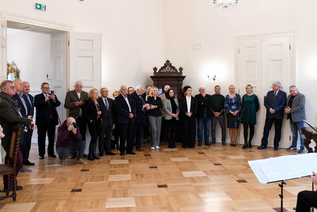 Konferencja naukowa w pałacu w Przybysławicach