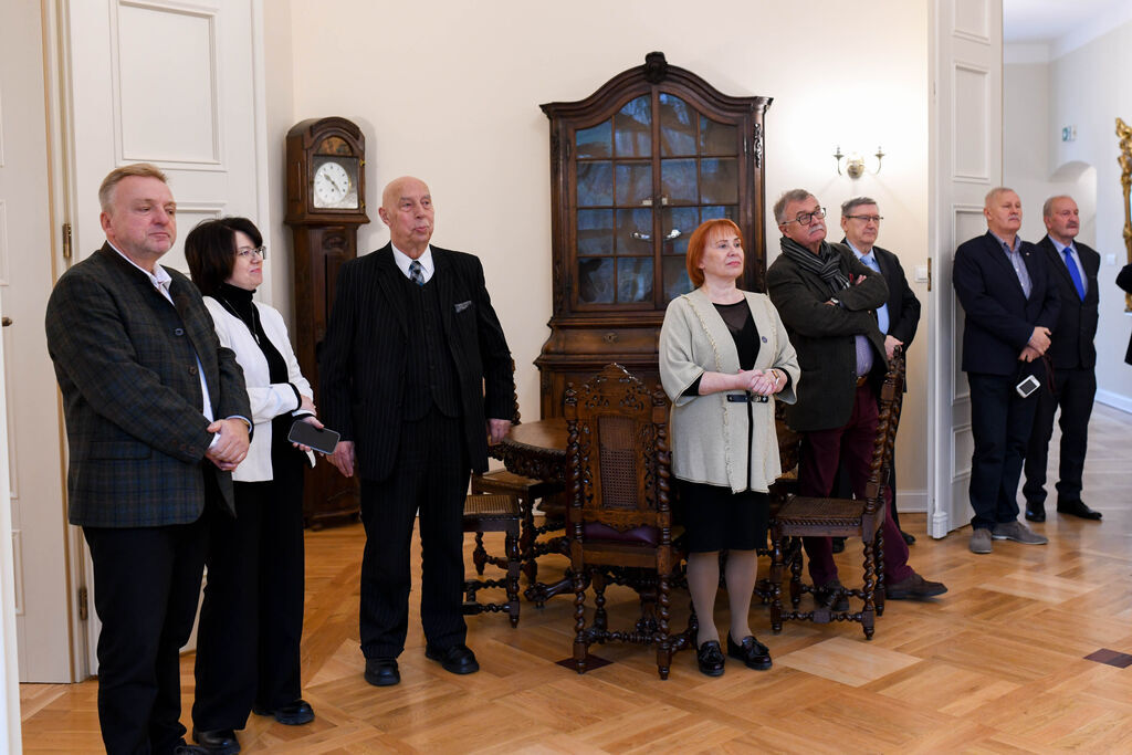 Konferencja naukowa w pałacu w Przybysławicach