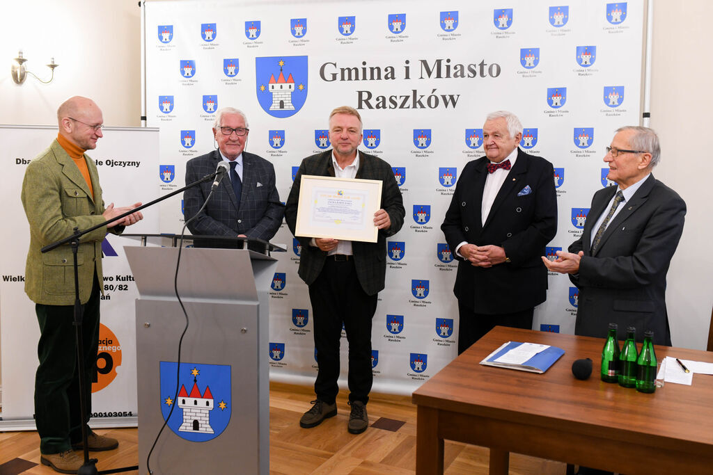 Konferencja naukowa w pałacu w Przybysławicach