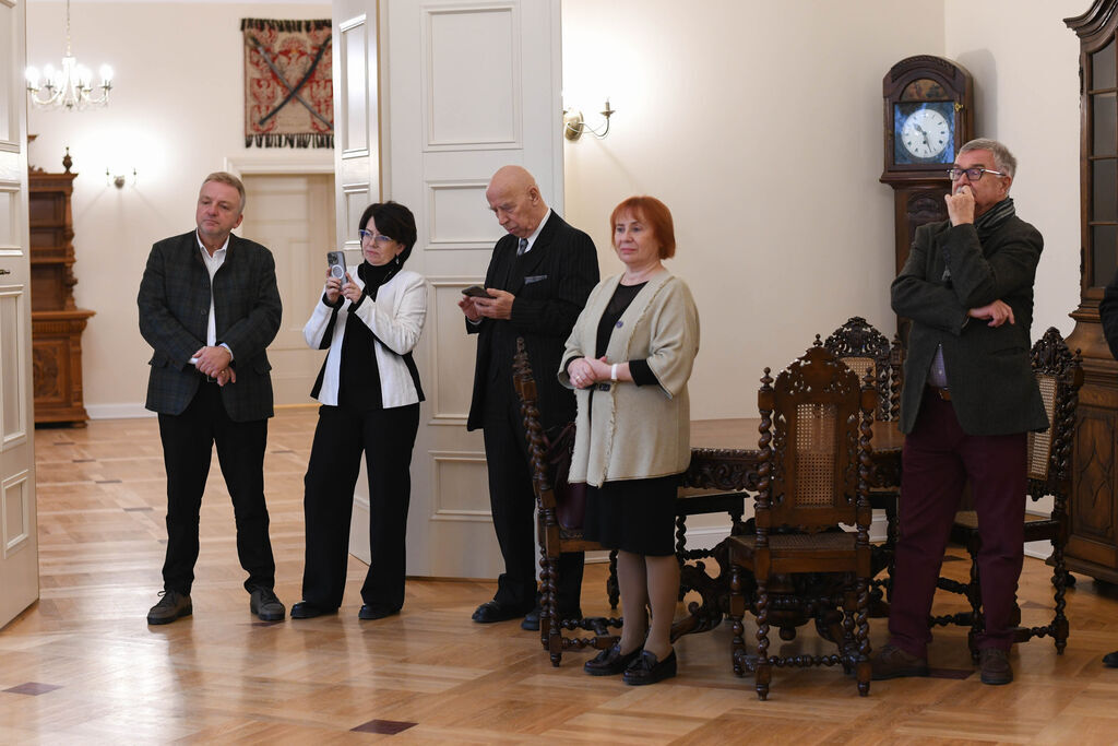 Konferencja naukowa w pałacu w Przybysławicach