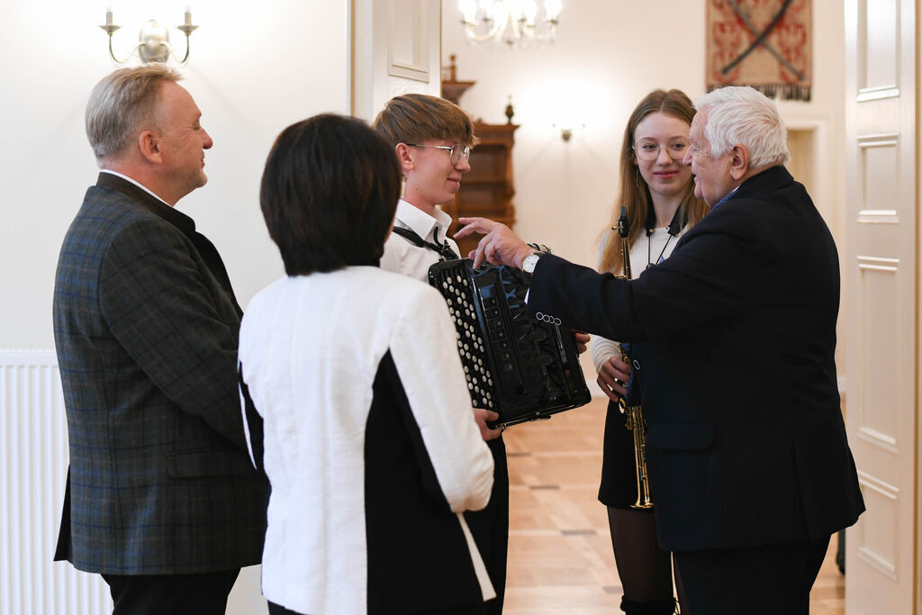 Konferencja naukowa w pałacu w Przybysławicach