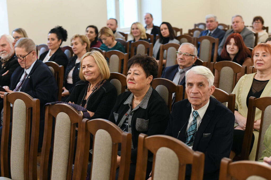 Konferencja naukowa w pałacu w Przybysławicach