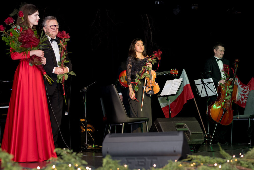 Koncert Pieśni Patriotycznych